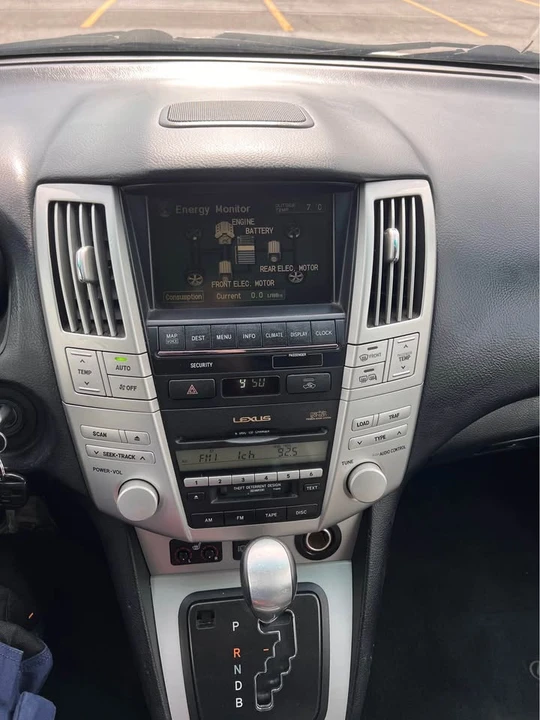2006 Lexus RX 2nd Gen - Image 10 of 19