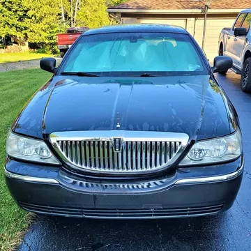 2006 Lincoln Continental Signature Sedan 4D