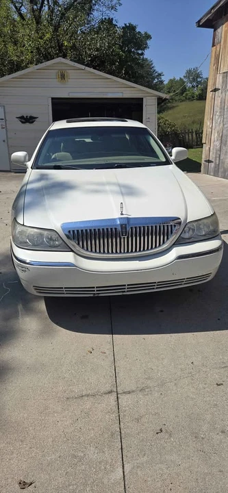 2006 Lincoln Town Car - Image 4 of 12