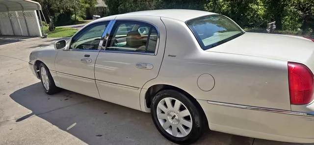 2006 Lincoln Town Car