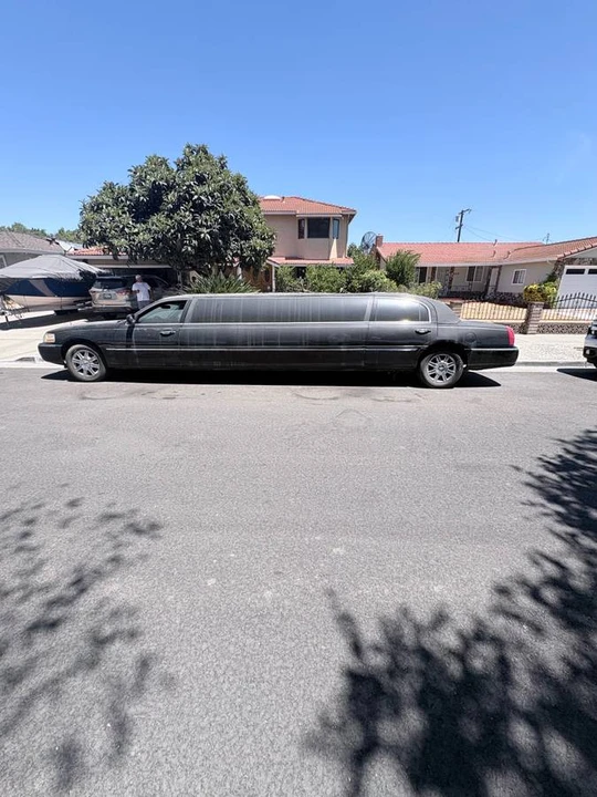 2006 Lincoln Continental - Image 2 of 11