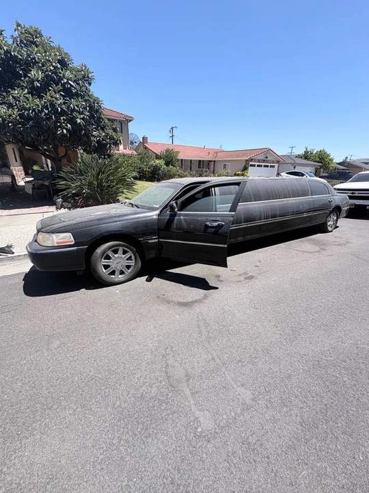 2006 Lincoln Continental - Image 10 of 11