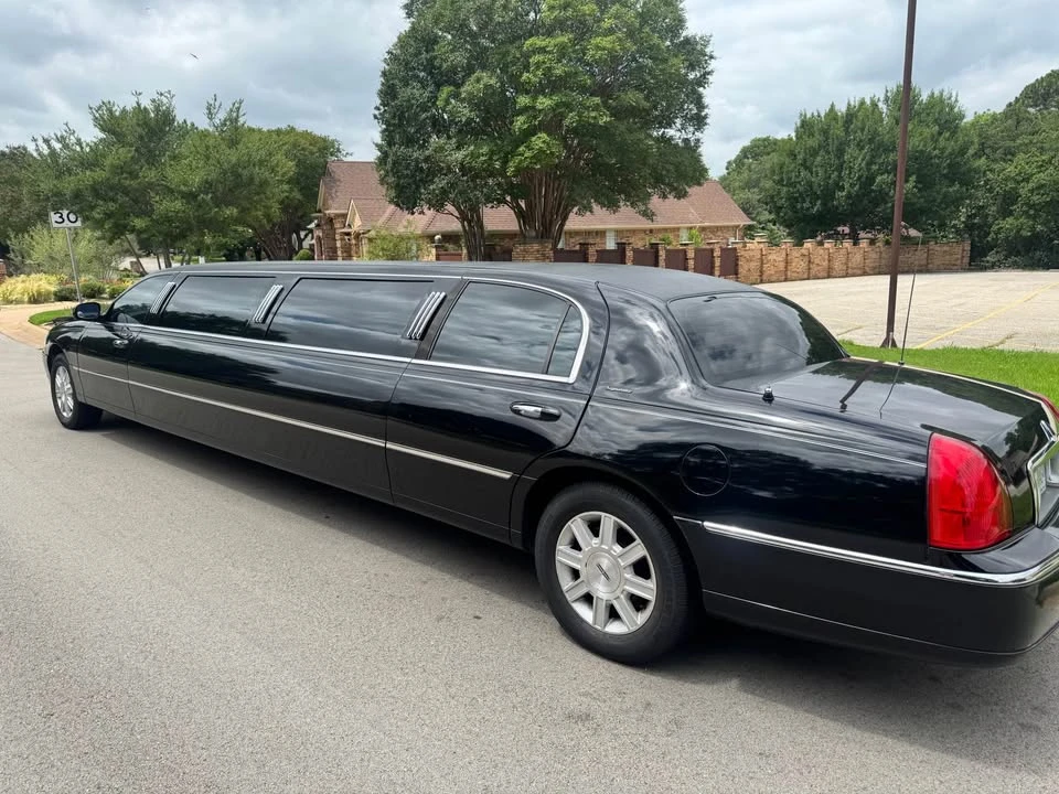 2006 Lincoln Continental - Image 3 of 11