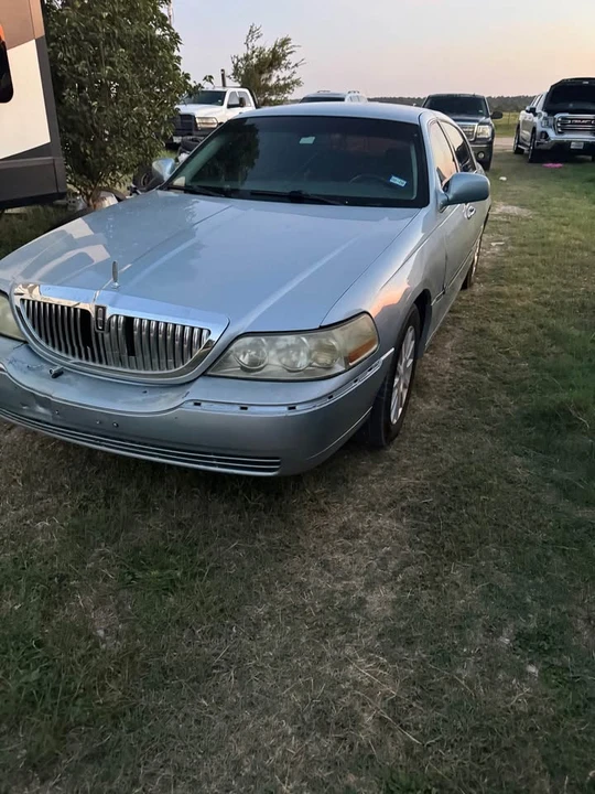 2006 Lincoln Continental Mark VII - Image 5 of 9