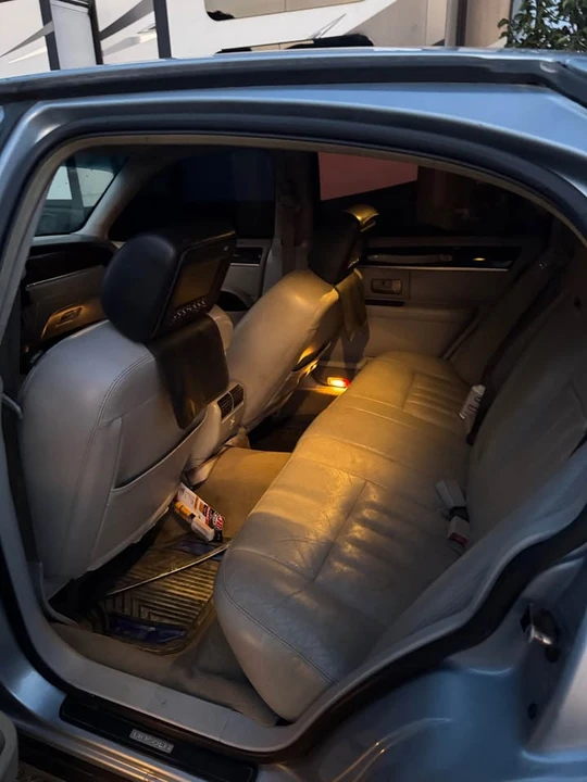 2006 Lincoln Continental Mark VII - Image 6 of 9