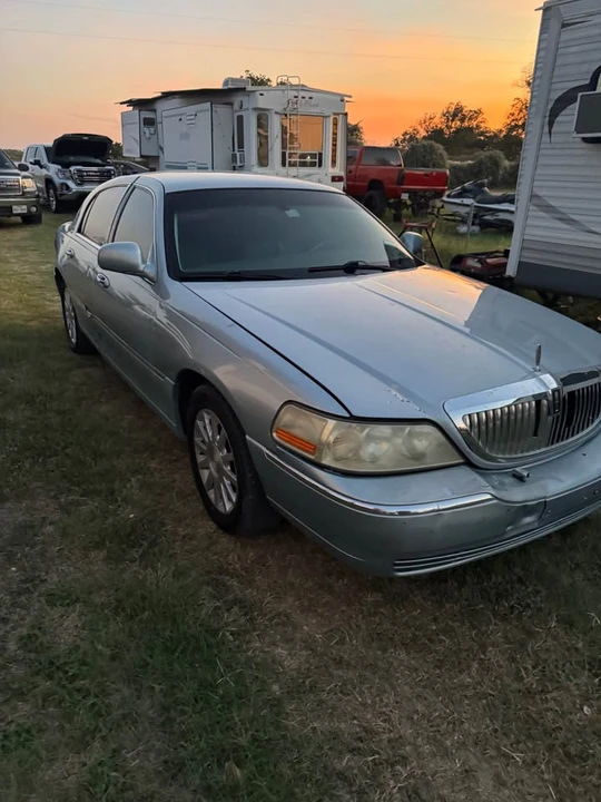 2006 Lincoln Continental Mark VII - Image 4 of 9