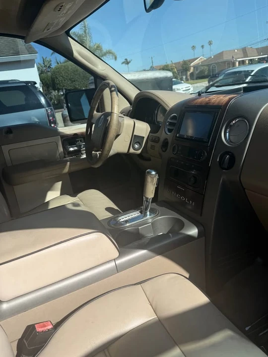 2006 Lincoln Mark LT - Image 8 of 9