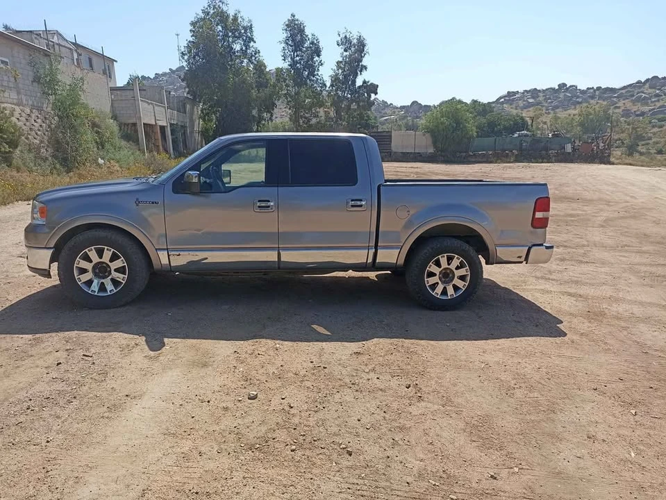 2006 Lincoln Mark LT - Image 6 of 10
