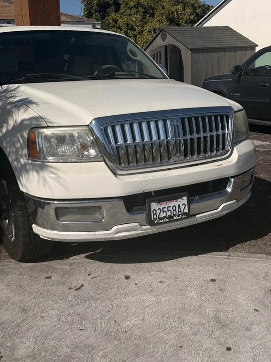 2006 Lincoln Mark LT - Image 3 of 9