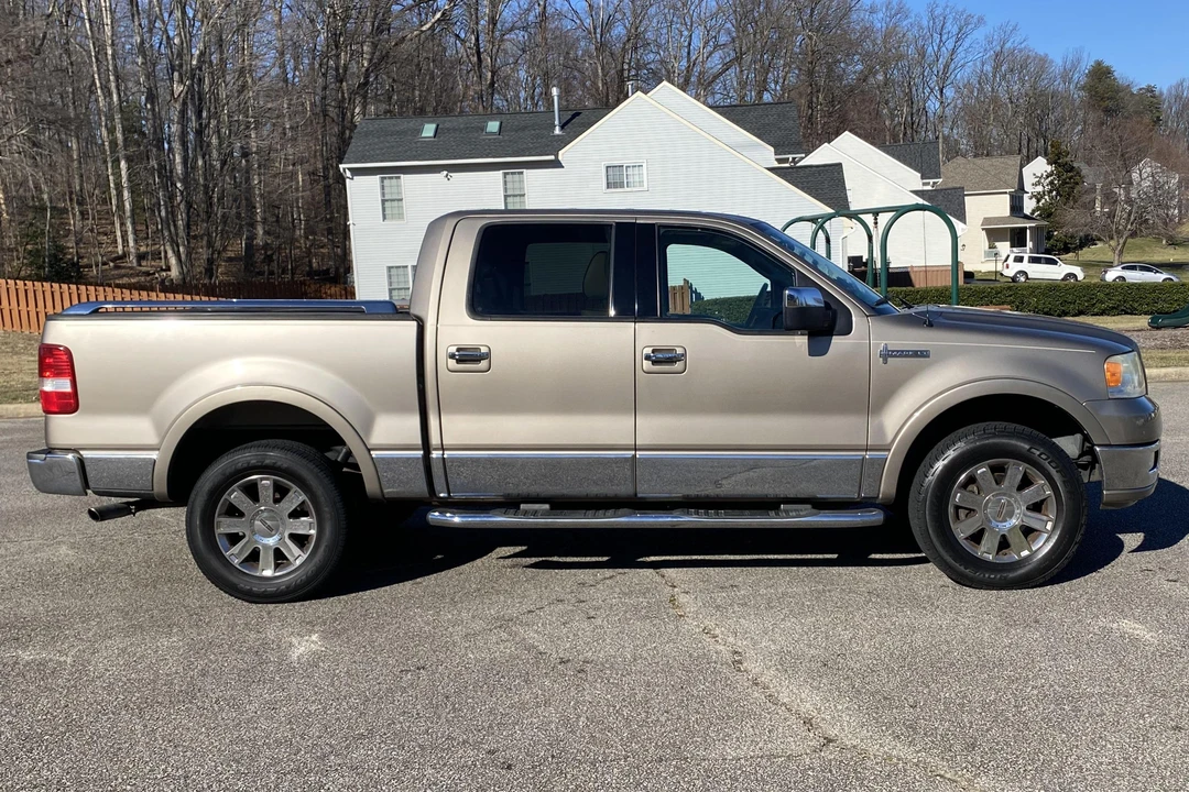 2006 Lincoln Mark LT - Image 3 of 31