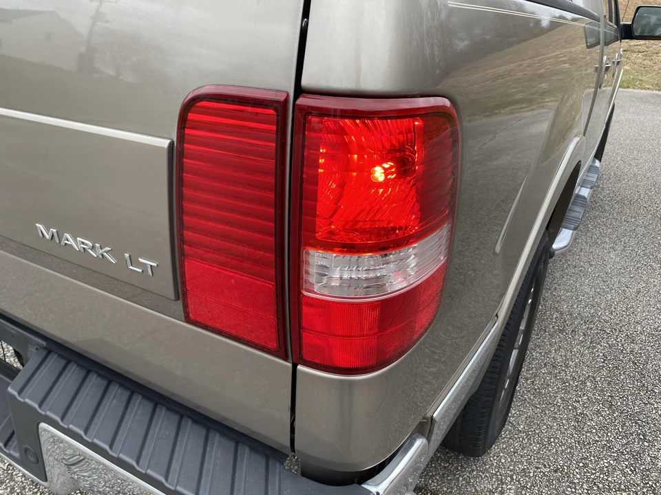 2006 Lincoln Mark LT - Image 31 of 31