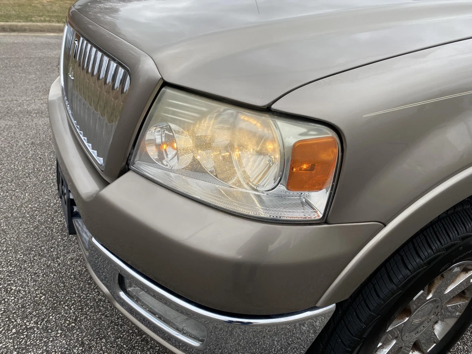 2006 Lincoln Mark LT - Image 10 of 31