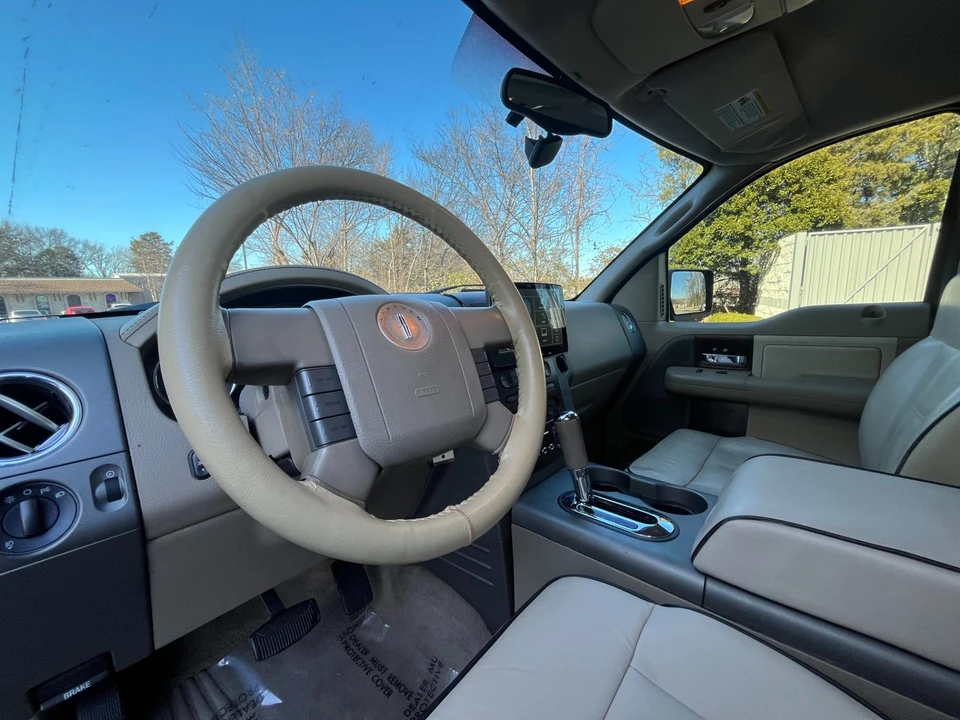 2006 Lincoln Mark LT - Image 19 of 21
