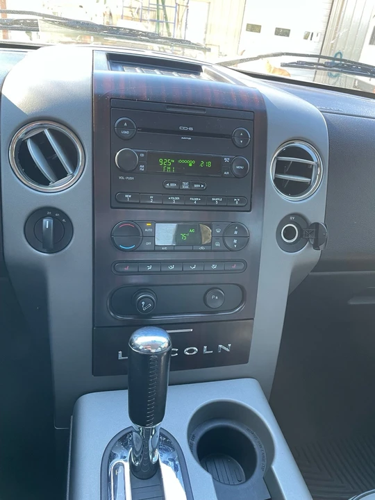 2006 Lincoln Mark LT - Image 18 of 21