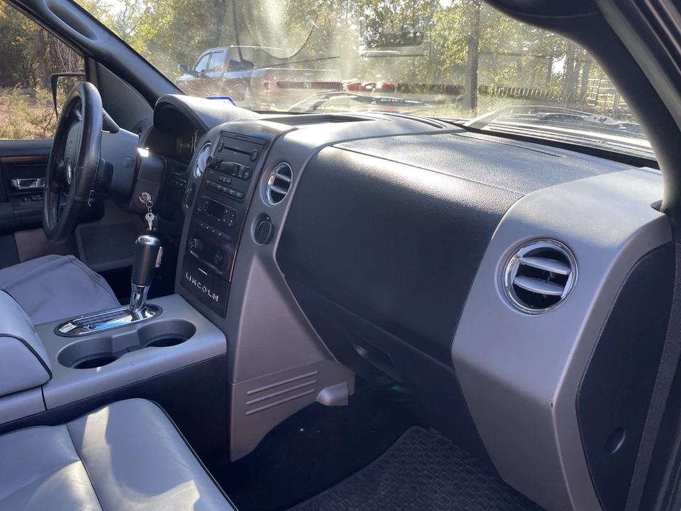 2006 Lincoln Mark LT - Image 11 of 21
