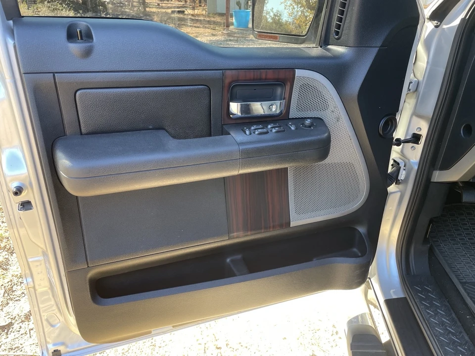2006 Lincoln Mark LT - Image 15 of 21