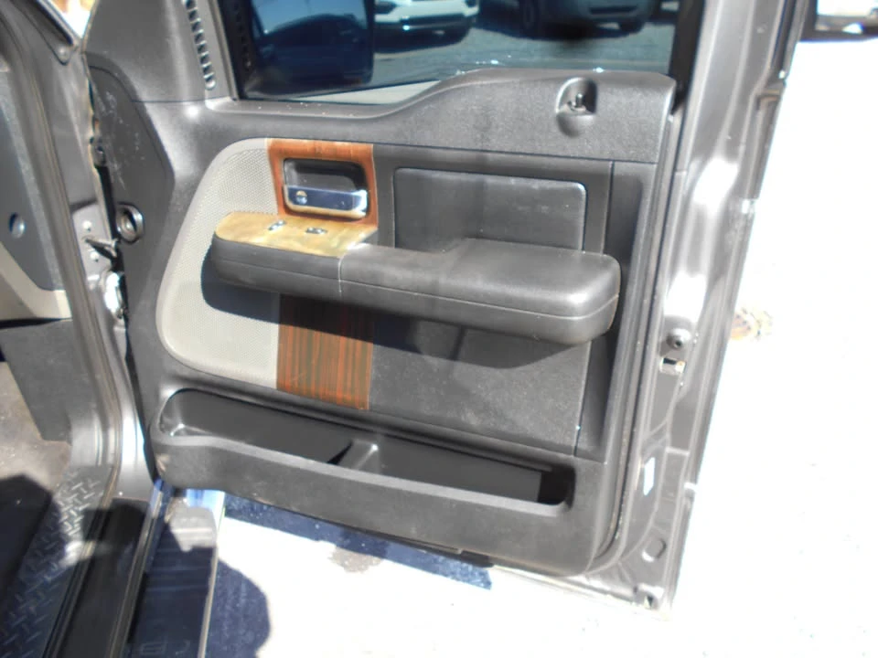 2006 Lincoln Mark LT - Image 18 of 20