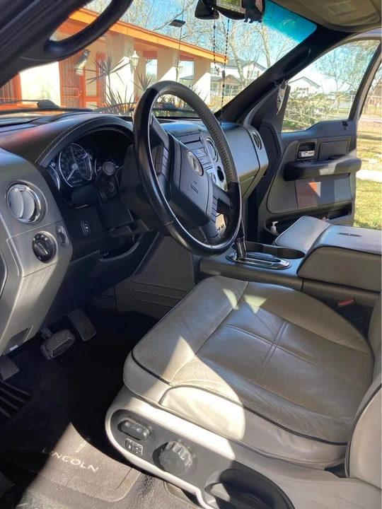2006 Lincoln Mark LT - Image 5 of 10