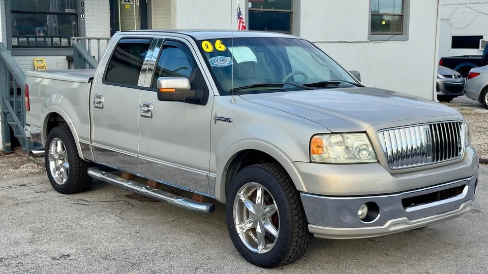 2006 Lincoln Mark LT - Image 14 of 19