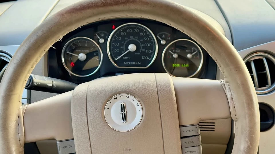 2006 Lincoln Mark LT - Image 12 of 19