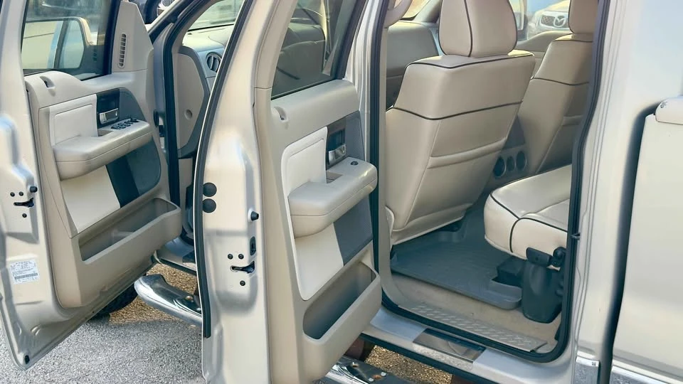 2006 Lincoln Mark LT - Image 9 of 19
