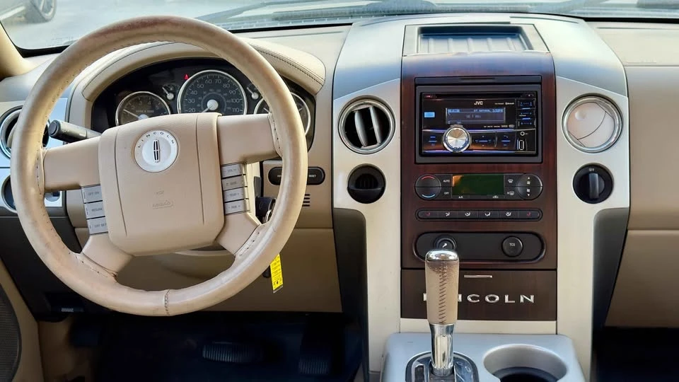 2006 Lincoln Mark LT - Image 2 of 19