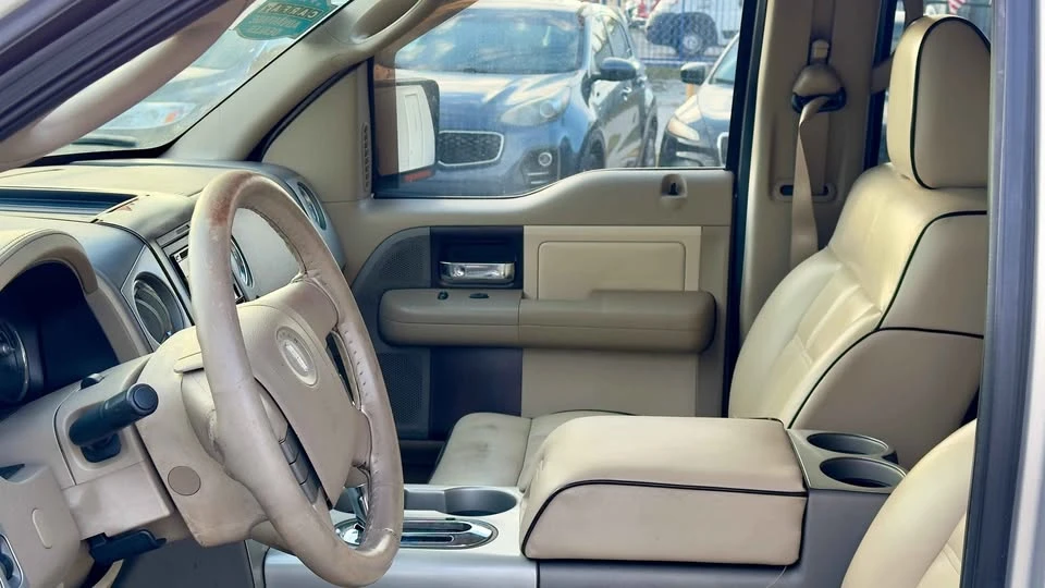 2006 Lincoln Mark LT - Image 17 of 19