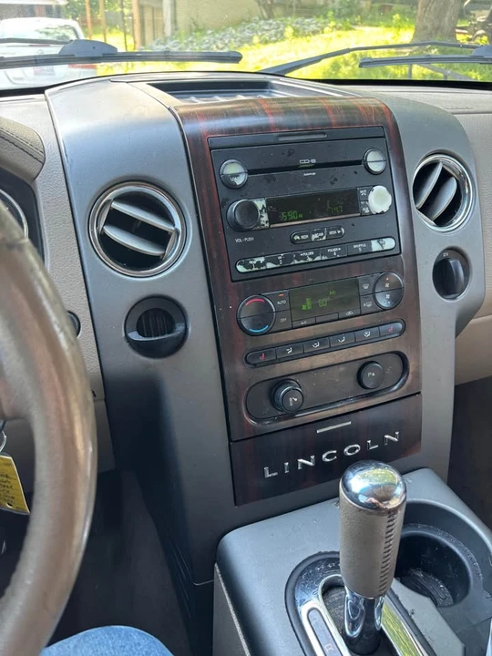 2006 Lincoln Mark LT - Image 4 of 6
