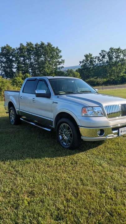 2006 Lincoln Mark LT - Image 3 of 10