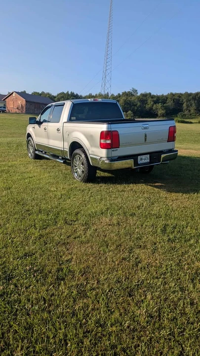 2006 Lincoln Mark LT - Image 5 of 10