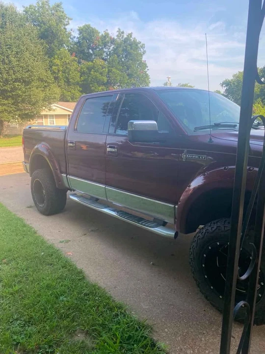 2006 Lincoln Mark LT - Image 2 of 11