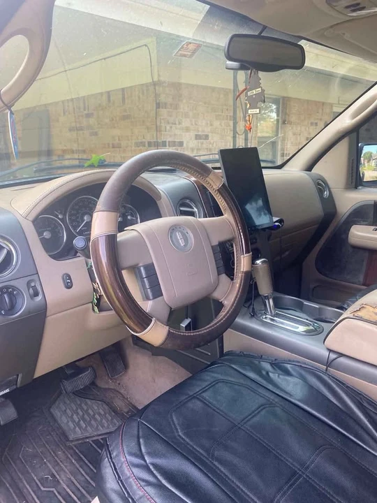 2006 Lincoln Mark LT - Image 7 of 11