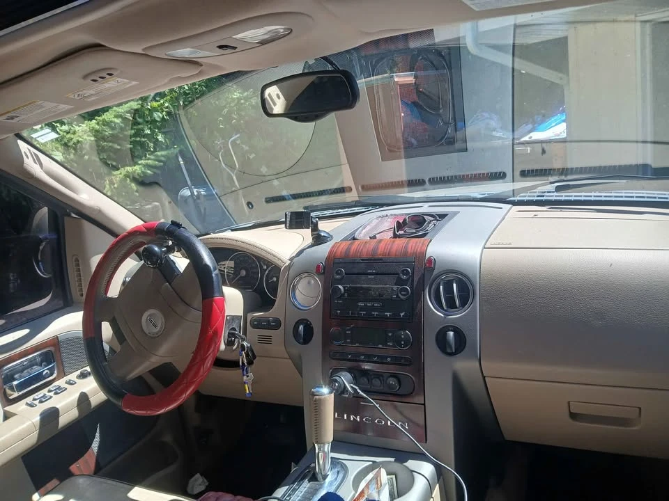 2006 Lincoln Mark LT - Image 3 of 6