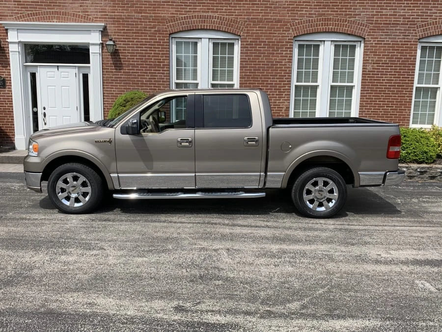 2006 Lincoln Mark LT - Image 2 of 8