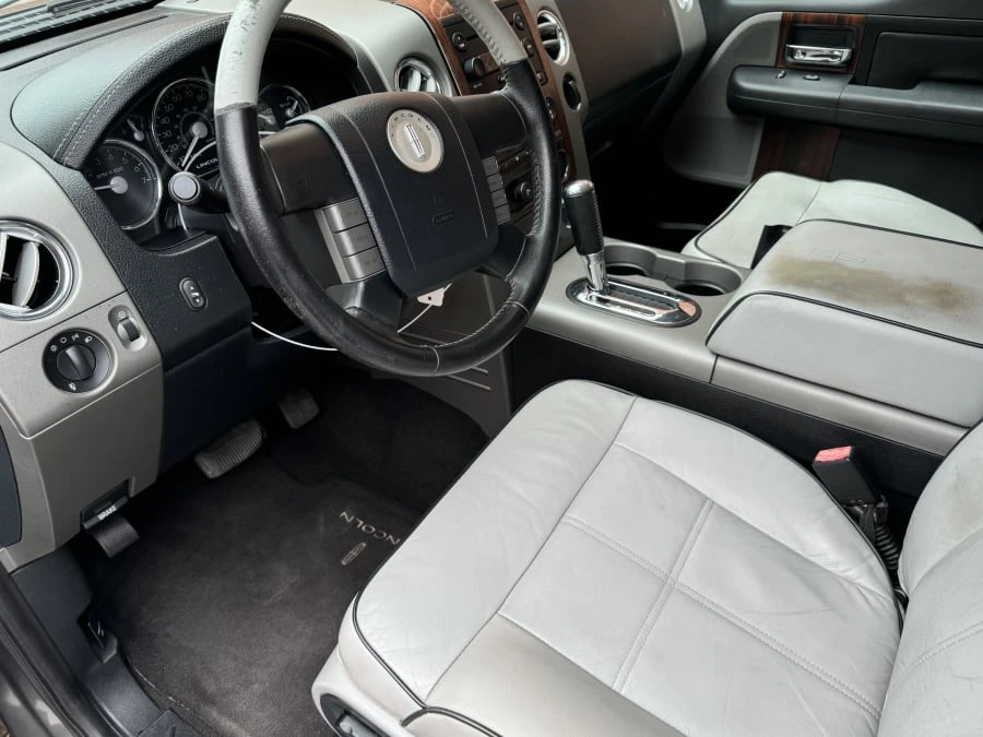 2006 Lincoln Mark LT - Image 4 of 10