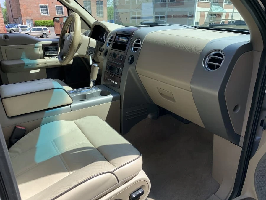 2006 Lincoln Mark LT - Image 6 of 8