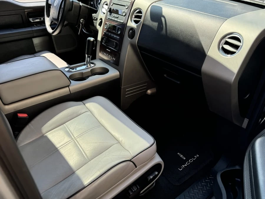 2006 Lincoln Mark LT - Image 5 of 9
