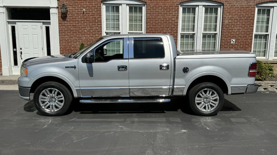 2006 Lincoln Mark LT - Image 2 of 9