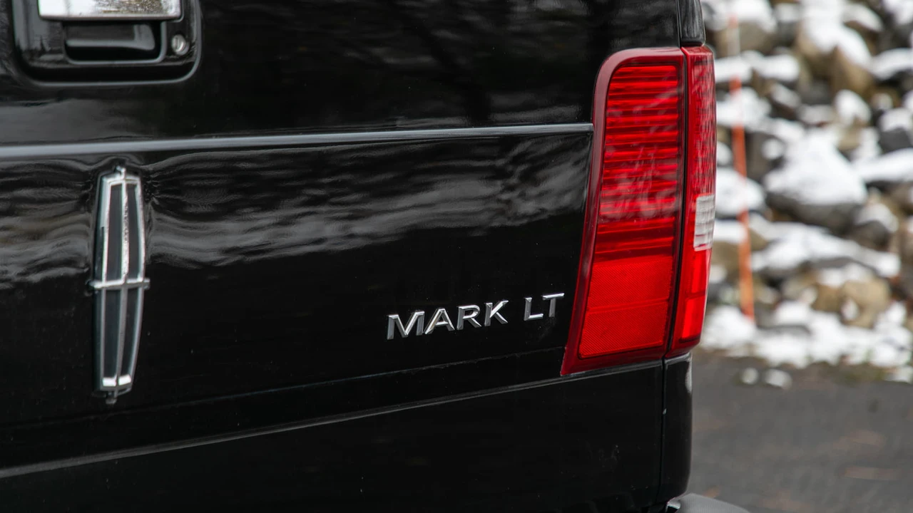 2006 Lincoln Mark LT - Image 9 of 14