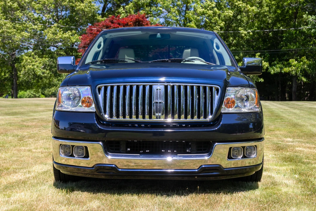 2006 Lincoln Mark LT - Image 2 of 31
