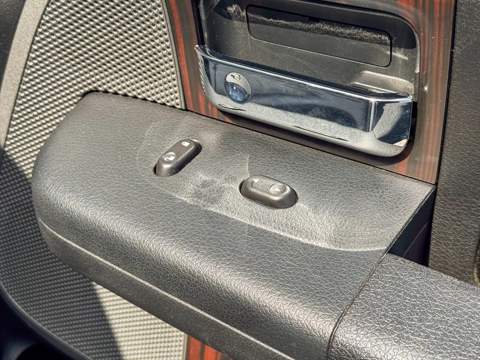 2006 Lincoln Mark LT - Image 16 of 21