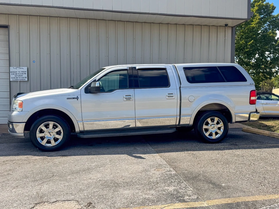 2006 Lincoln Mark LT - Image 2 of 21