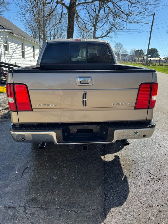 2006 Lincoln Mark LT - Image 19 of 21