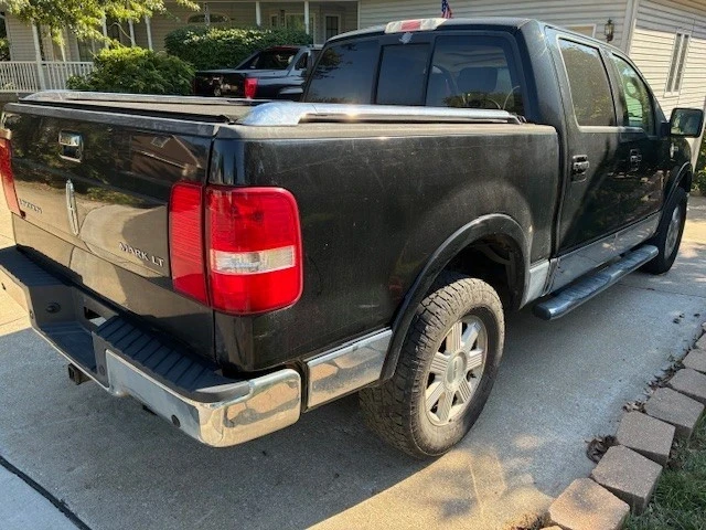2006 Lincoln Mark LT - Image 2 of 21