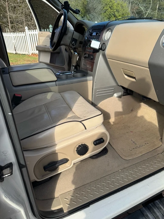2006 Lincoln Mark LT - Image 18 of 20