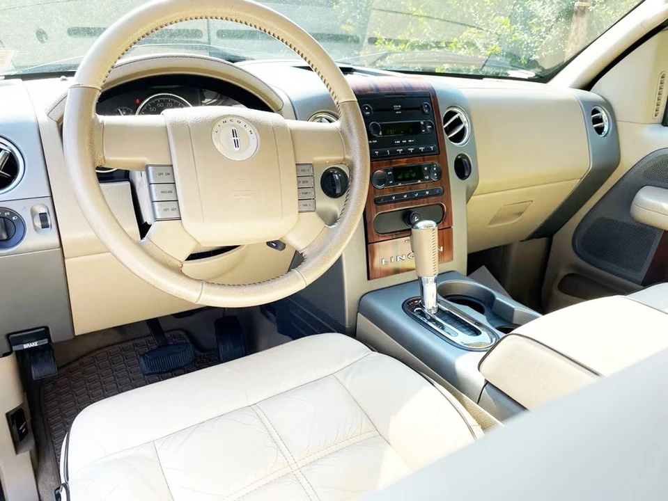 2006 Lincoln Mark LT - Image 5 of 21
