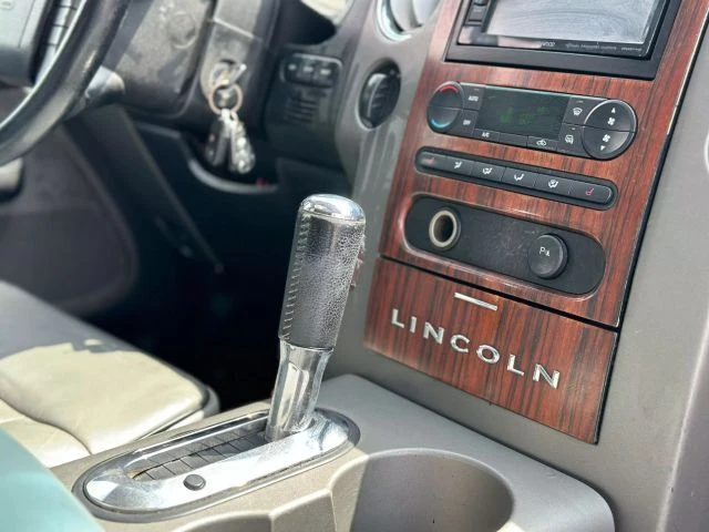 2006 Lincoln Mark LT - Image 10 of 12