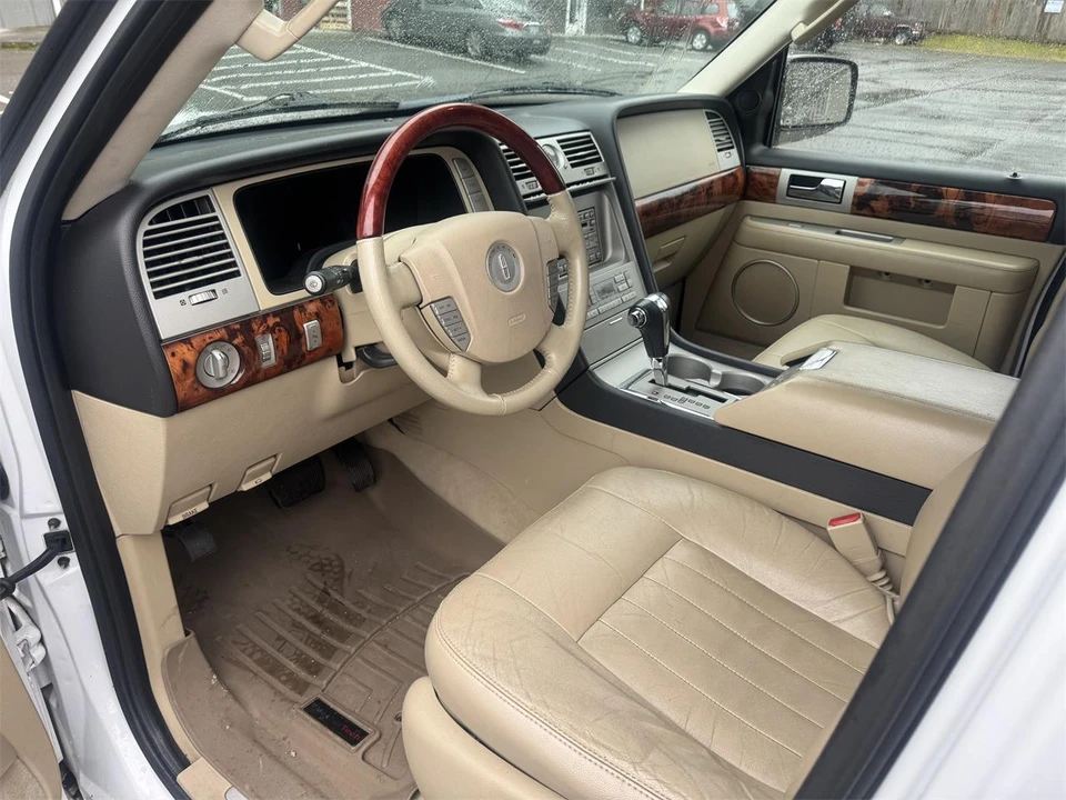 2006 Lincoln Navigator 2nd Gen - Image 12 of 31