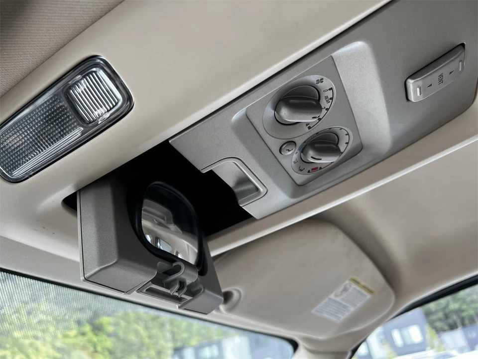 2006 Lincoln Navigator 2nd Gen - Image 28 of 31