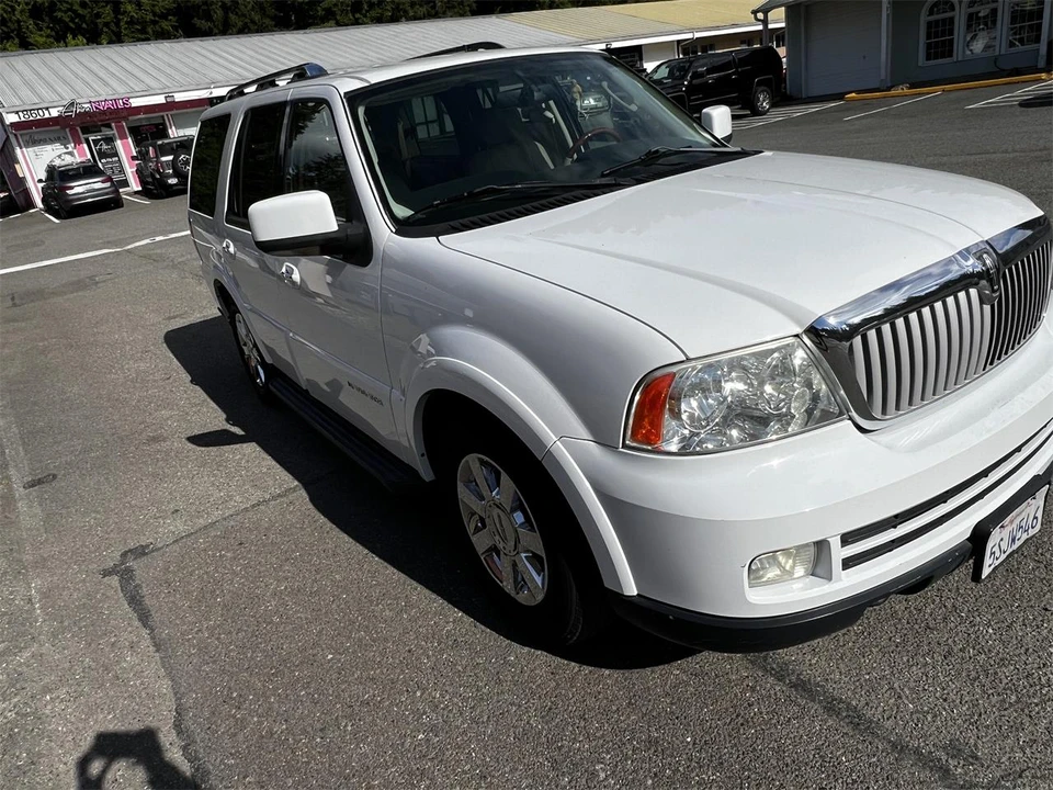 2006 Lincoln Navigator 2nd Gen - Image 10 of 31